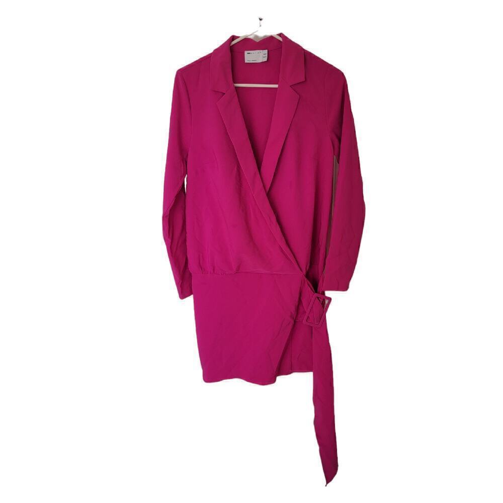 ASOS DESIGN mini blazer dress with buckle drape belt pink

Size 4